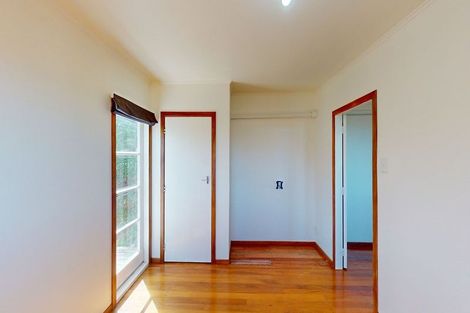 Photo of property in 2/10 Mataroa Avenue, Northland, Wellington, 6012