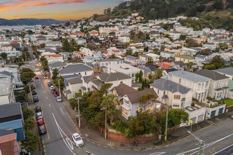 Photo of property in 75 Brougham Street, Mount Victoria, Wellington, 6011