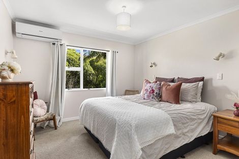 Photo of property in 22 John Witton Drive, Crofton Downs, Wellington, 6035