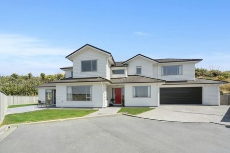 Photo of property in 15 Bickerton Rise, Churton Park, Wellington, 6037