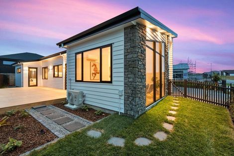 Photo of property in 24 Tipu Crescent, Wainui, 0992