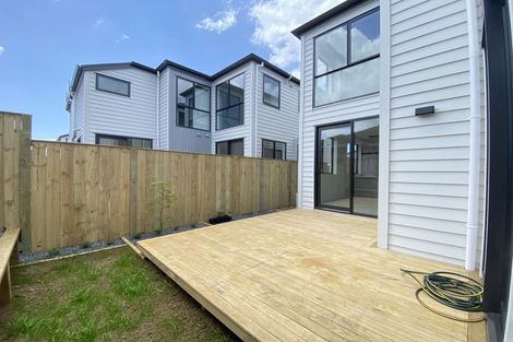 Photo of property in 42 Lavelle Road, Henderson, Auckland, 0612