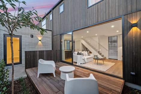 Photo of property in 2/31 Rutland Street, St Albans, Christchurch, 8014