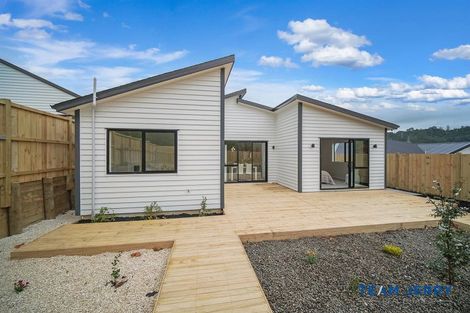 Photo of property in 30 Paihere Street, Huapai, 0810