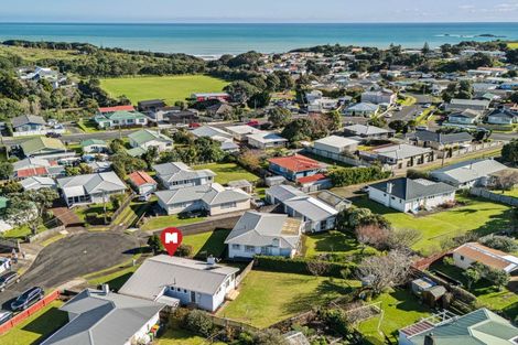 Photo of property in 6 Buckland Place, Spotswood, New Plymouth, 4310