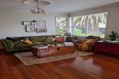 Photo of property in 23 East Street, Greytown, 5712