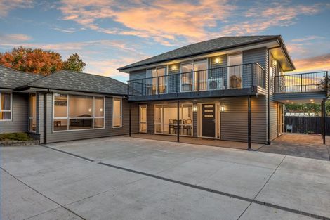 Photo of property in 87 Wairakei Road, Bryndwr, Christchurch, 8053