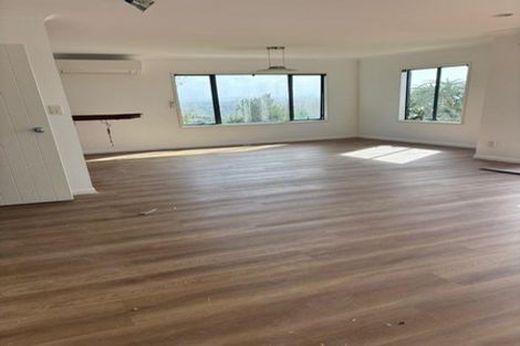 Photo of property in 132 Redoubt Road, Goodwood Heights, Auckland, 2105