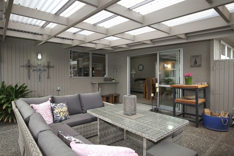 Photo of property in 92 Napier Road, Havelock North, 4130