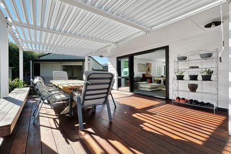 Photo of property in 11 Gibbs Place, Kinloch, Taupo, 3377