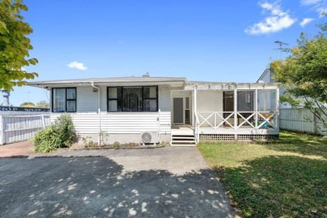 Photo of property in 12 Ussher Place, Pakuranga Heights, Auckland, 2010