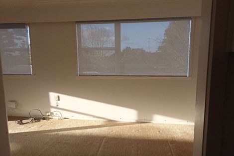 Photo of property in 15 Pohutukawa Avenue, Red Beach, 0932