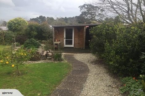 Photo of property in 10 Helga Crescent, Te Atatu Peninsula, Auckland, 0610