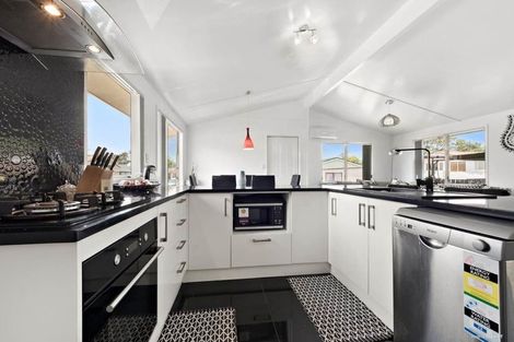 Photo of property in 22 Clover Drive, Henderson, Auckland, 0610