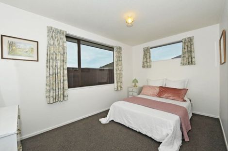 Photo of property in 2/20 Kirsten Place, Parklands, Christchurch, 8083