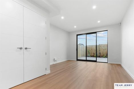 Photo of property in 13 Kuaha Road, Massey, Auckland, 0614