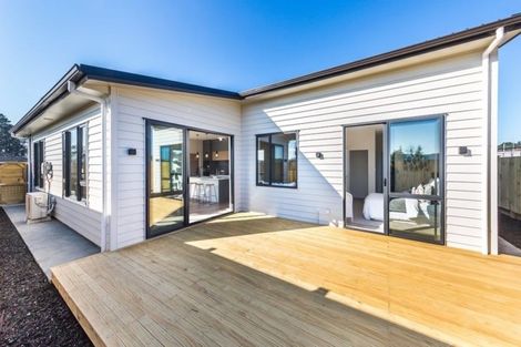 Photo of property in 42 Schoolside Road, Kumeu, 0810