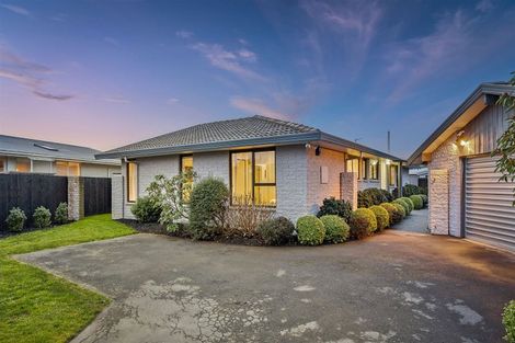Photo of property in 5 Bulman Place, Casebrook, Christchurch, 8051