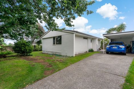 Photo of property in 8 Tawa Place, Waiuku, 2123