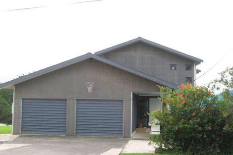 Photo of property in 56 Pohutukawa Avenue, Red Beach, 0932