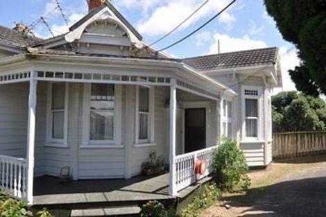 Photo of property in 1/98 Birkenhead Avenue, Birkenhead, Auckland, 0626