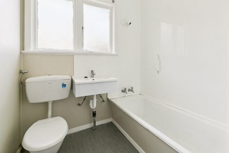 Photo of property in 42 Victory Avenue, Karori, Wellington, 6012