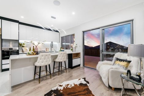 Photo of property in 21 Black Shed Road, Flat Bush, 2019