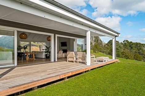 Photo of property in 48 Upper Whangateau Road, Big Omaha, 0985