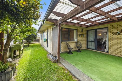 Photo of property in 19 Reybert Place, Massey, Auckland, 0614