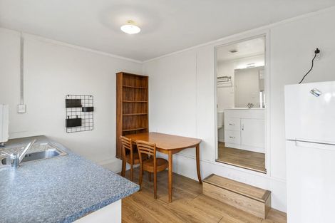 Photo of property in 1/6 Ellice Road, Totara Vale, Auckland, 0629