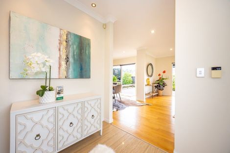 Photo of property in 21 Hornbill Drive, Fairview Heights, Auckland, 0632