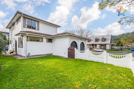 Photo of property in 2 Mcenroe Grove, Naenae, Lower Hutt, 5011