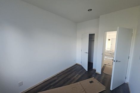 Photo of property in 25 Buckingham Crescent, Manukau, Auckland, 2025