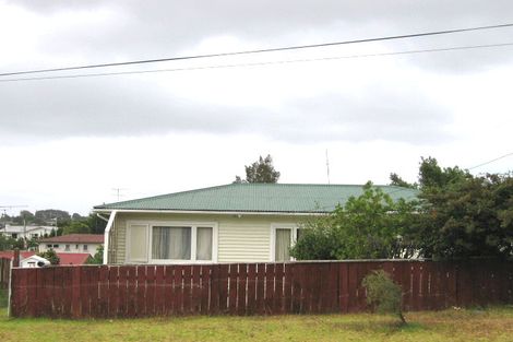 Photo of property in 15 Lancaster Road, Beach Haven, Auckland, 0626