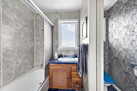 Photo of property in 5 Matapouri Road, Mangere Bridge, Auckland, 2022