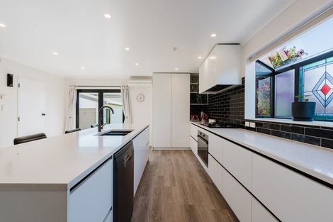 Photo of property in 18 Jasmine Avenue, Dinsdale, Hamilton, 3204