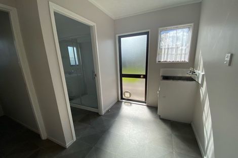 Photo of property in 88 Hepburn Road, Glendene, Auckland, 0602