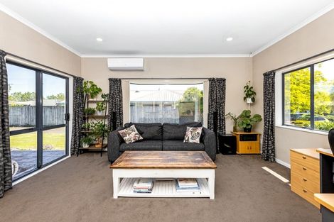 Photo of property in 13 Penlington Place, Havelock North, 4130