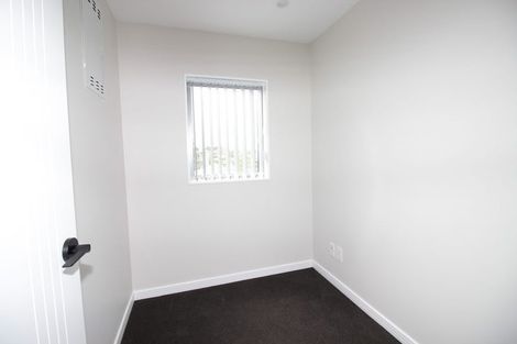 Photo of property in 4 Kearney Place, Massey, Auckland, 0614