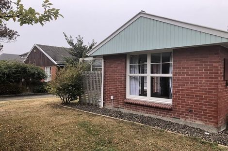 Photo of property in 2/26 Hampton Place, Burnside, Christchurch, 8053