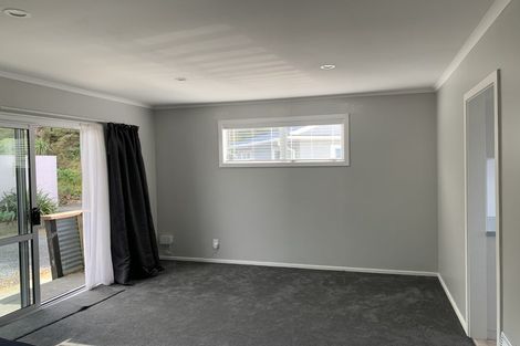 Photo of property in 74 Montreal Grove, Kingston, Wellington, 6021