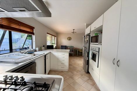 Photo of property in 1/8 Ronald Macken Place, Windsor Park, Auckland, 0632