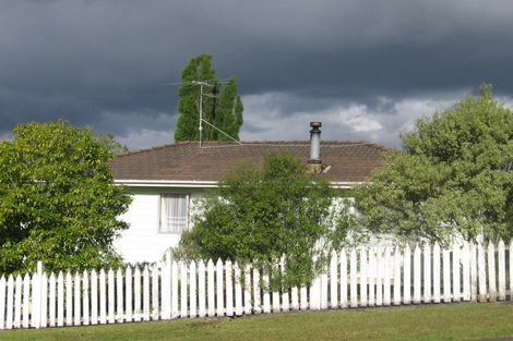 Photo of property in 3 Rehia Road, Massey, Auckland, 0614