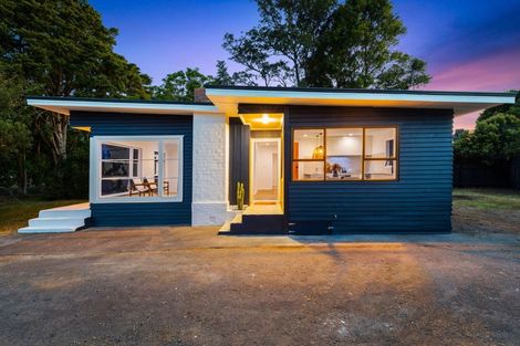 Photo of property in 11 Ranui Station Road, Ranui, Auckland, 0612