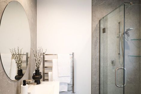 Photo of property in 6 Samuel Place, Terrace End, Palmerston North, 4410