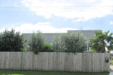 Photo of property in 1325 Papamoa Beach Road, Papamoa Beach, Papamoa, 3118