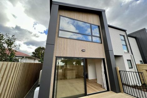Photo of property in 35 Ludlam Crescent, Woburn, Lower Hutt, 5010