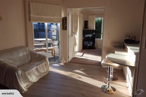 Photo of property in 10 Clare Street, Cambridge, 3434