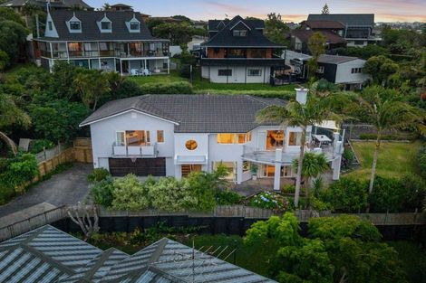 Photo of property in 71 William Bayes Place, Red Beach, 0932