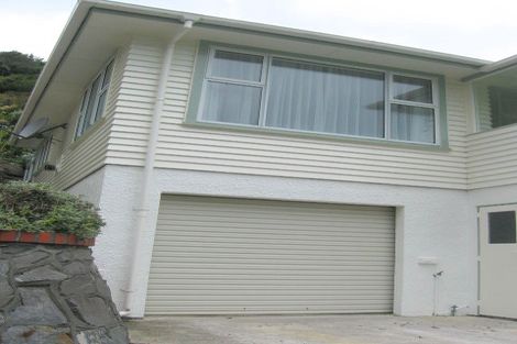 Photo of property in 135 Houghton Bay Road, Houghton Bay, Wellington, 6023